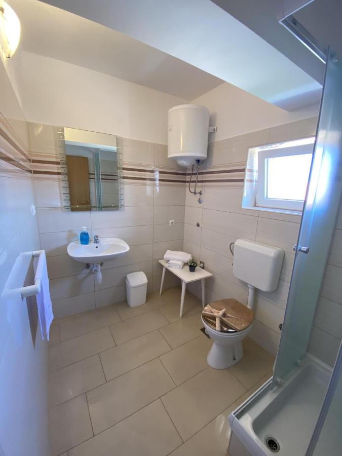 Apartments Zvonimir Privlaka  Buitenkant foto