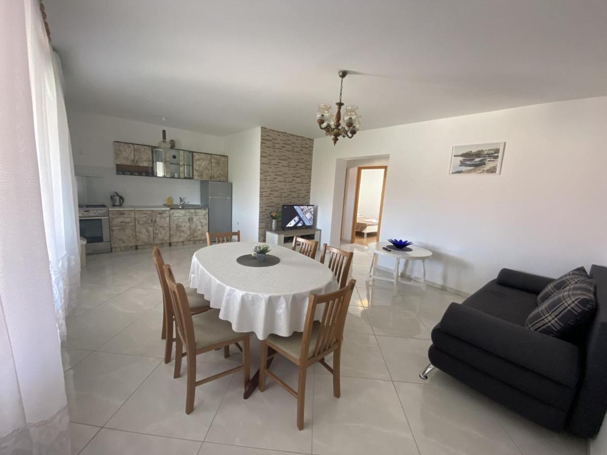 Apartments Zvonimir Privlaka  Buitenkant foto