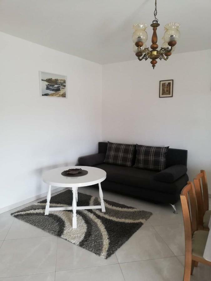 Apartments Zvonimir Privlaka  Buitenkant foto